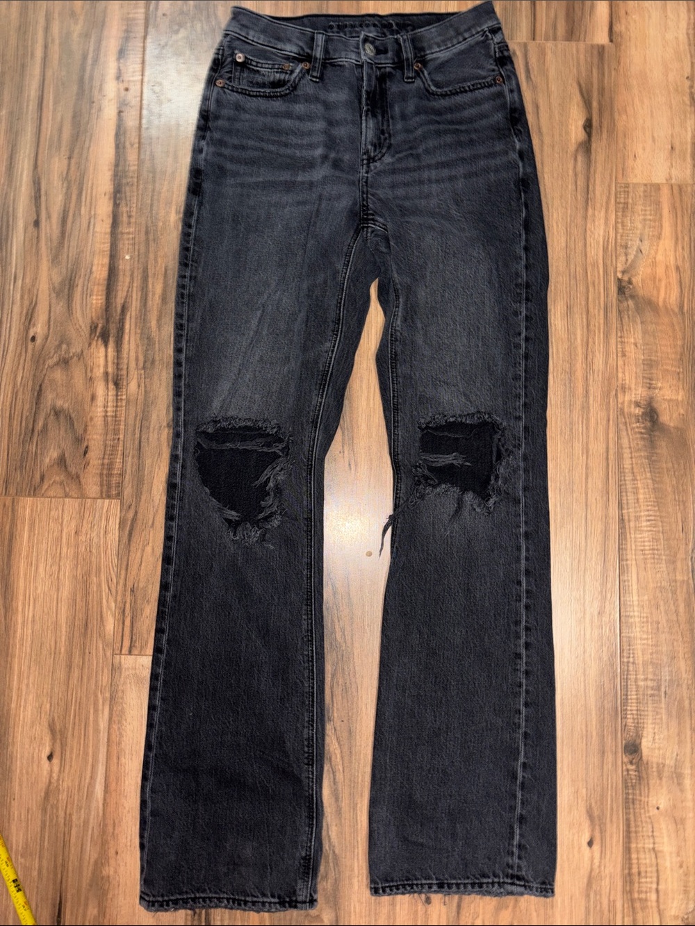 American Eagle High-Rise Mom Jeans - Black